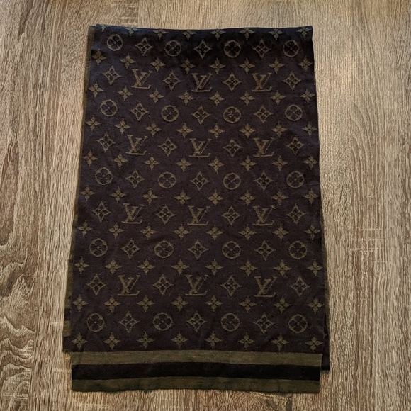 Louis Vuitton Accessories - LV Scarf⭐HOST PICK⭐X2